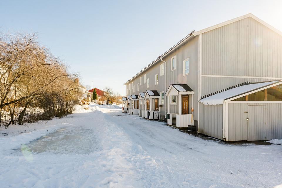radhus-till-salu-p-bj-rkhagsgatan-18b-hofors-centrum-hofors-booli-se